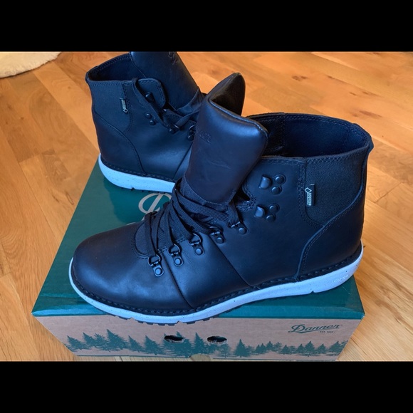 Danner Men’s high tops - Picture 4 of 6